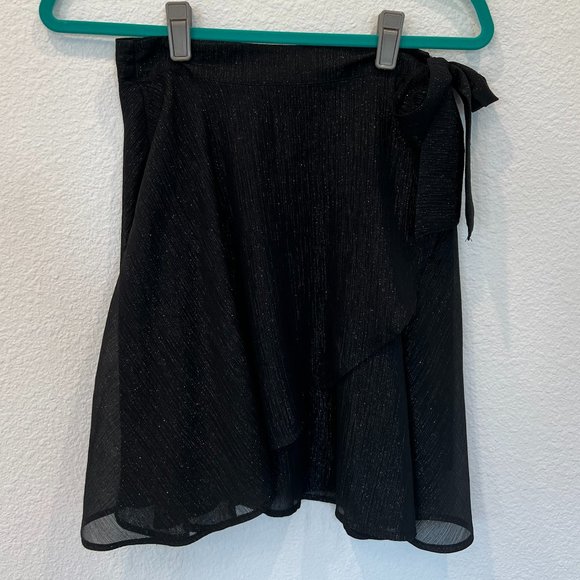 Black Sparkly Ruffled Skirt, size Small - Picture 4 of 7